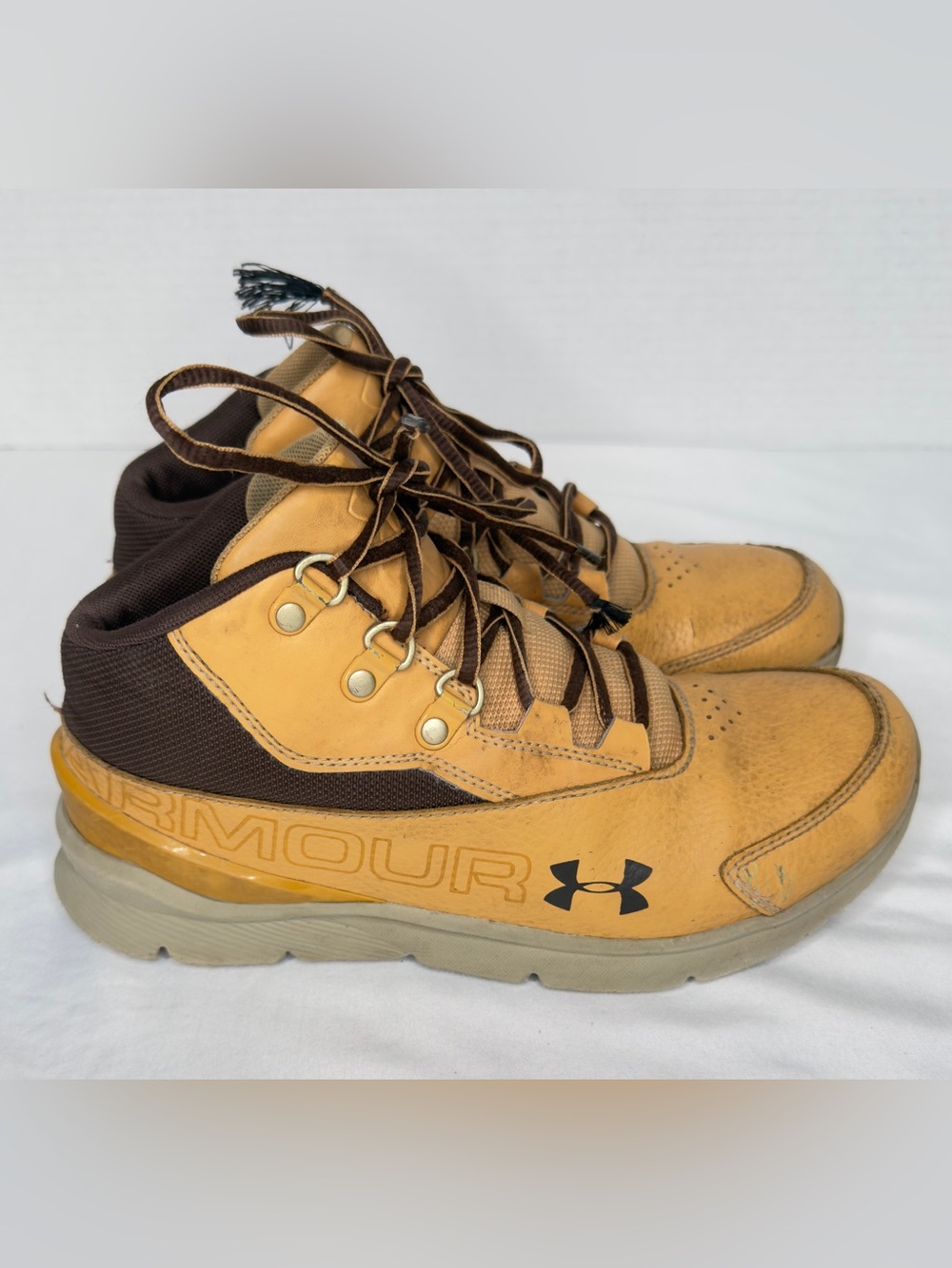 Under Armour Youth Hiking Boots Size 6Y Tan & Brown Lace Up Outdoor